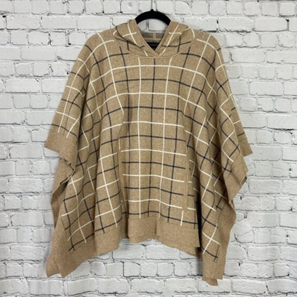 Tahari plaid hooded poncho One Size